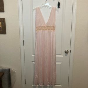 🎉HOST PICK🎉 Vintage Jessie Pink Nightgown with Lace Detail